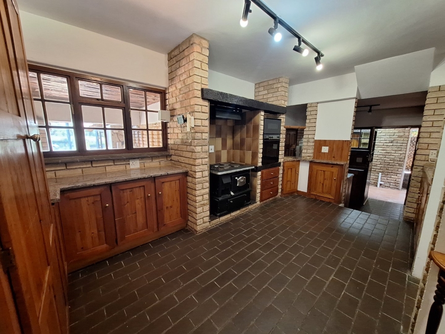 5 Bedroom Property for Sale in Mooivallei Park North West